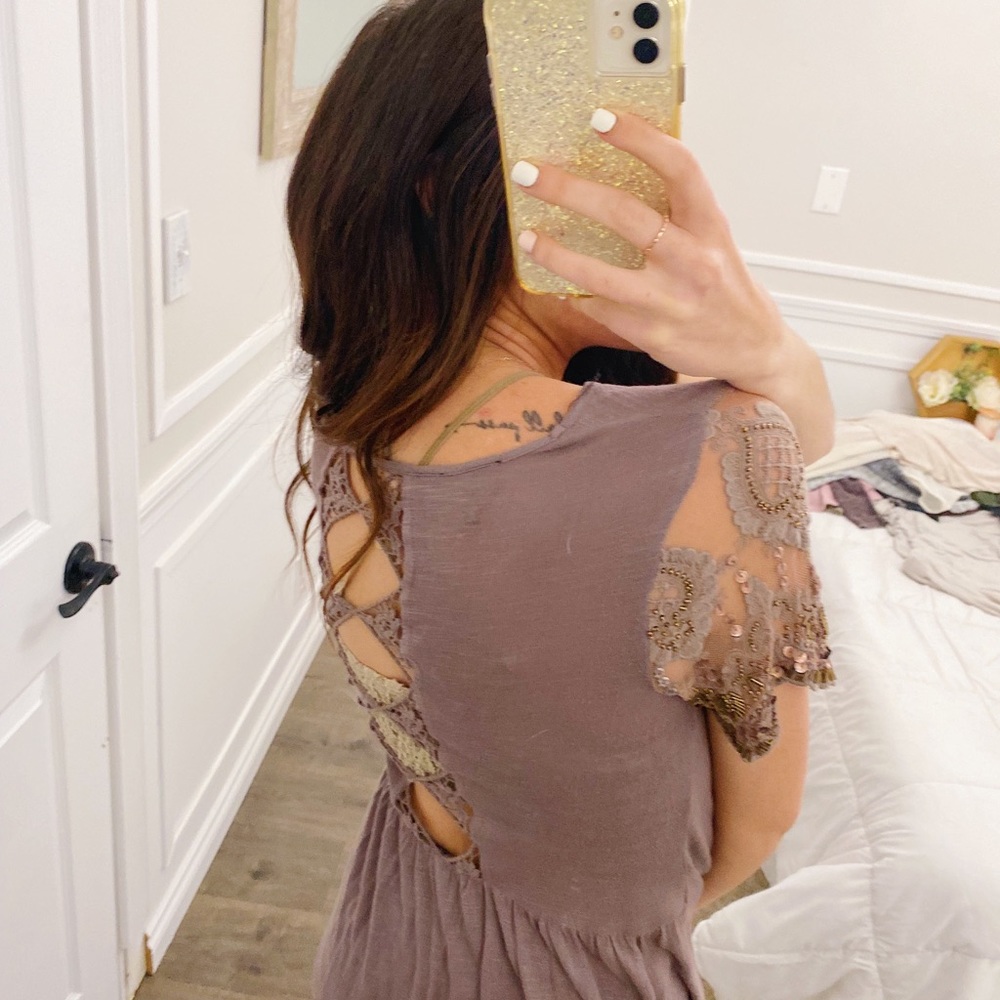 Cute top - Picture 2 of 4
